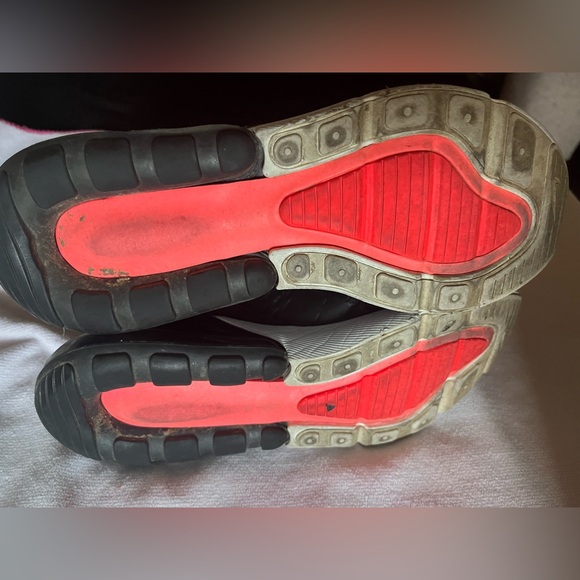 Nike Sneaker - Picture 5 of 5